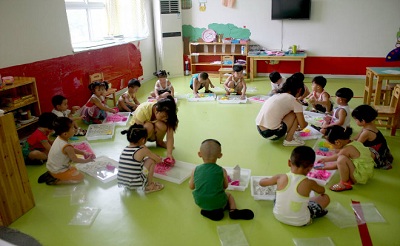 浅谈幼儿园传统工艺手工活动中材料投放